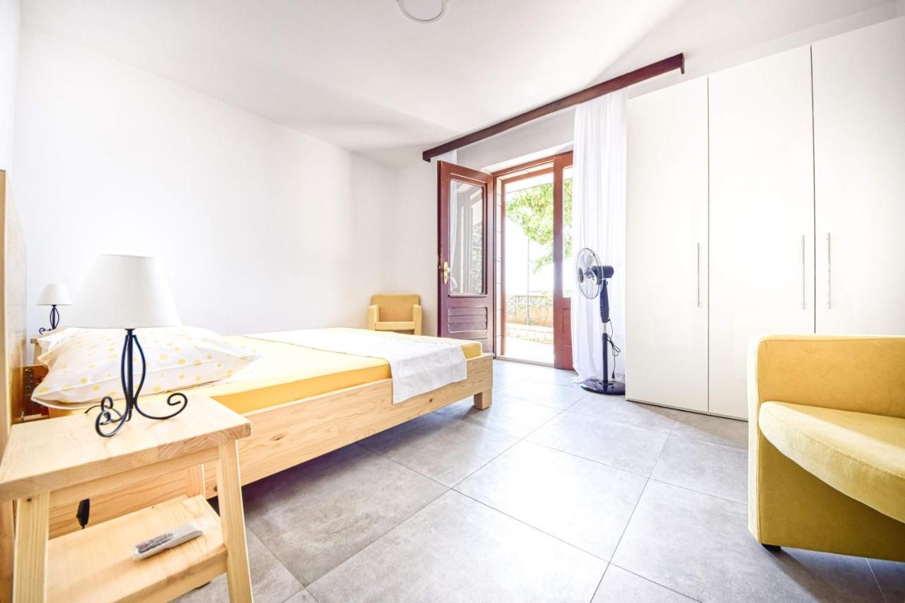 Apartments And Rooms By The Sea Puntinak, Brac - 12255 Selca  Dış mekan fotoğraf