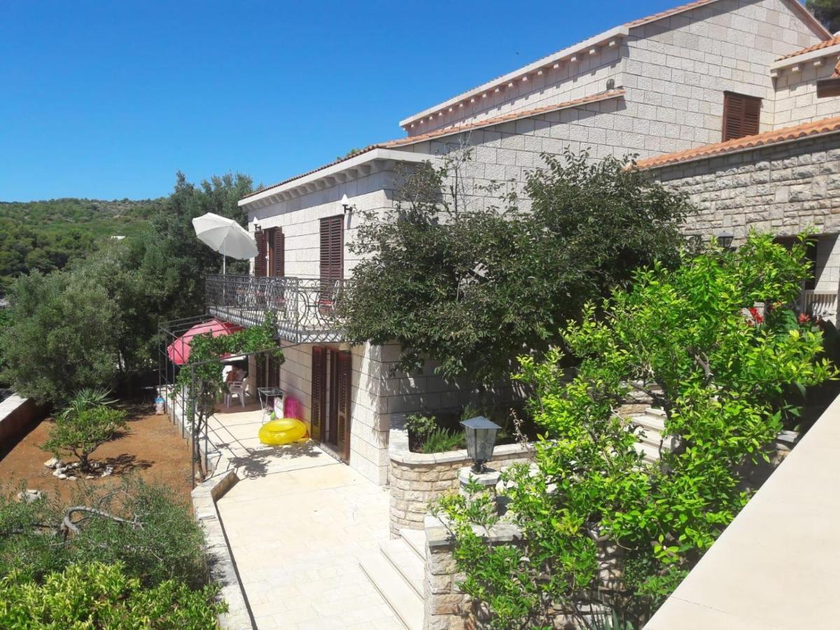Apartments And Rooms By The Sea Puntinak, Brac - 12255 Selca  Dış mekan fotoğraf